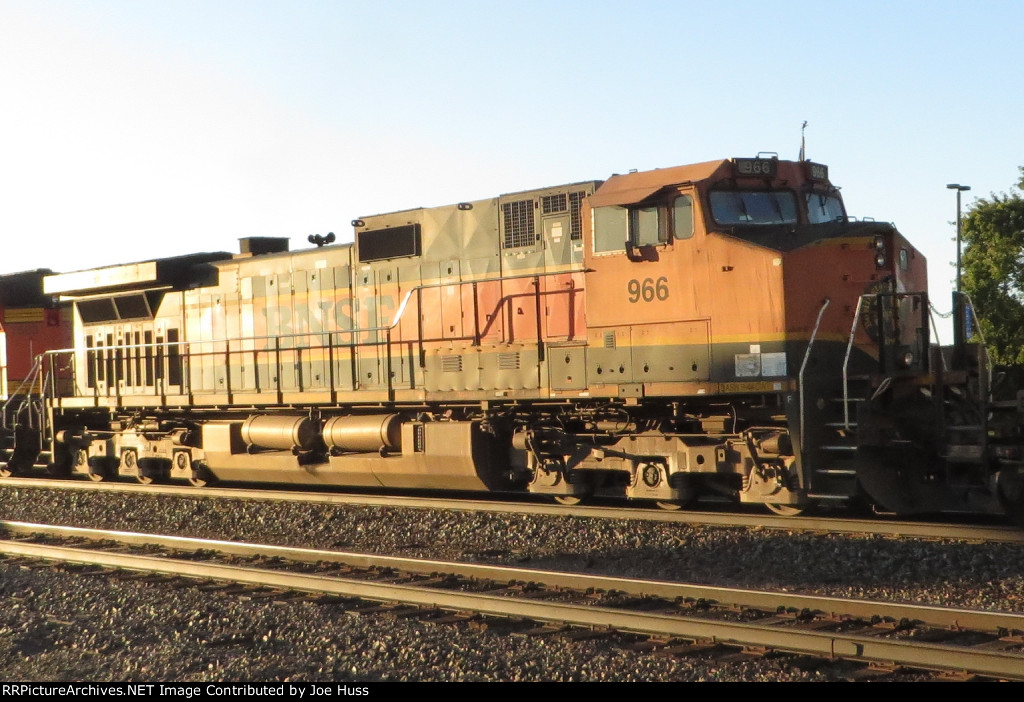 BNSF 966